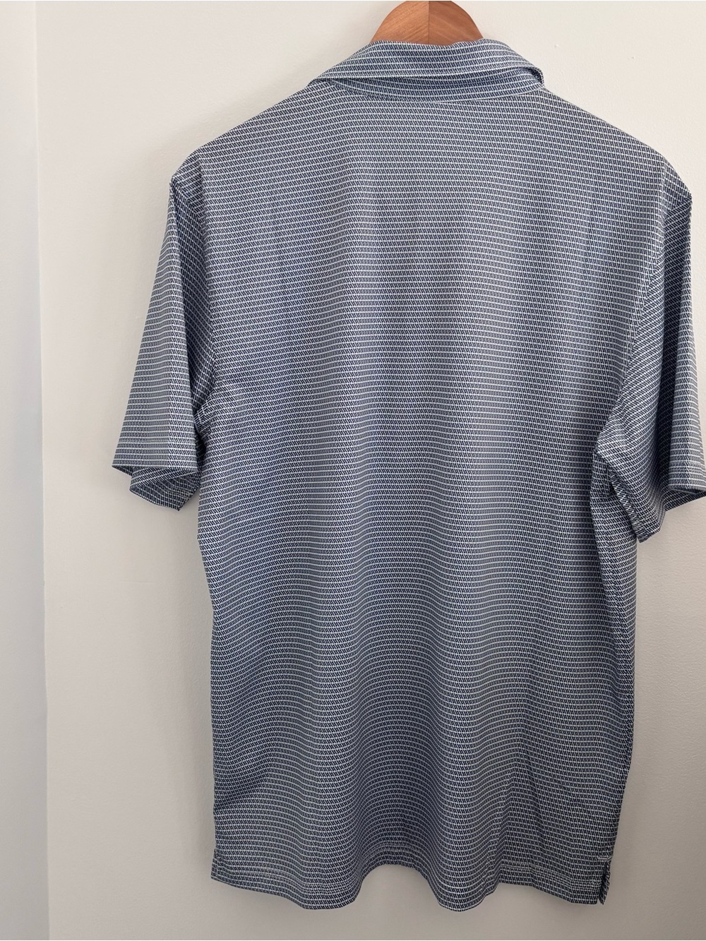 Vineyard Vines Men’s Navy and White Micro-Pattern Performance Polo - Picture 5 of 6